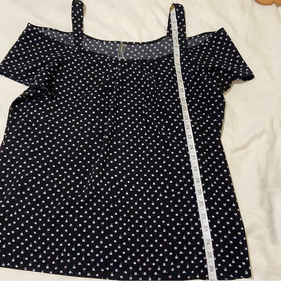 Denver Hayes women’s blouse. Off the shoulder with straps. - Picture 5 of 6